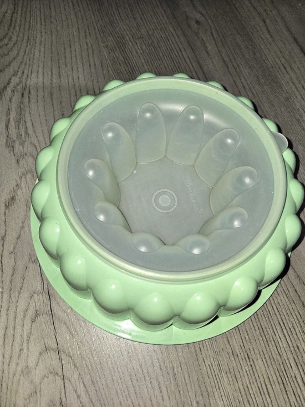 Tupperware Jel-Ring Mold Green Food Storage Container with Lid